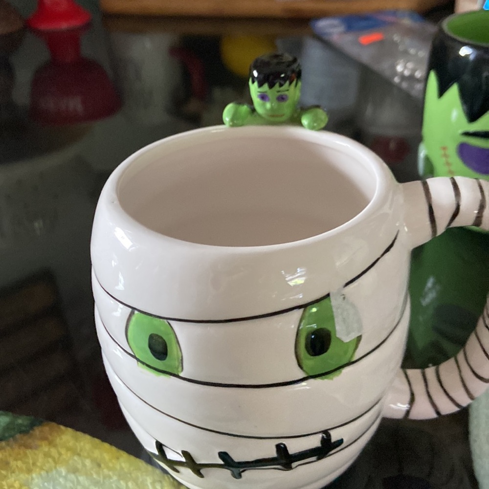 Mummy , coffee cup
